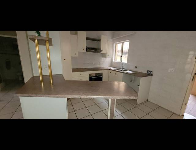 2 BEDROOM TOWNHOUSE FOR SALE IN NEW REDRUTH